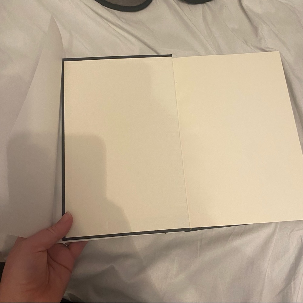BNWT Unbroken hardcover book by Laura Hillenbrand - Picture 4 of 6